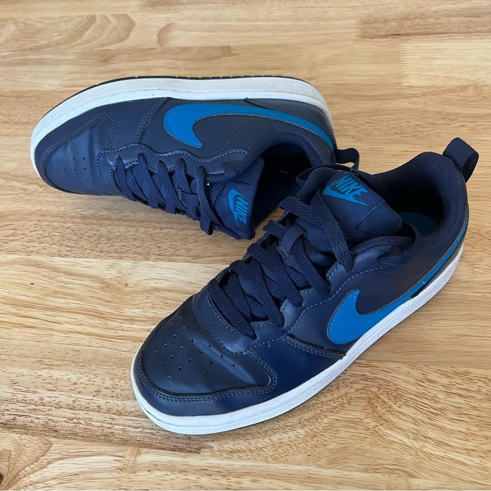 🔷🌐🐟  Nike Sneakers - Court Borough Low 2 Youth sz 3.5 🐟🌐🔷